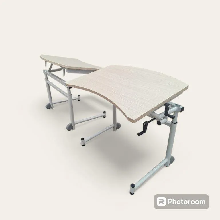 banco antropomorpho con leggio